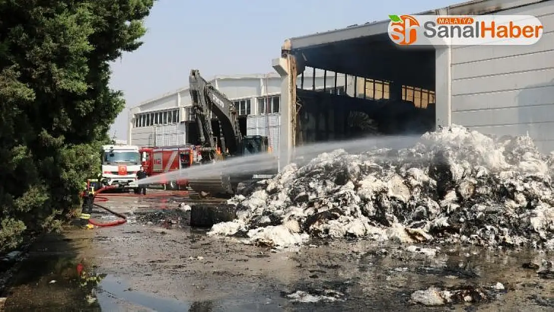 Tekstil fabrikasındaki yangının boyutu gün ağarınca ortaya çıktı