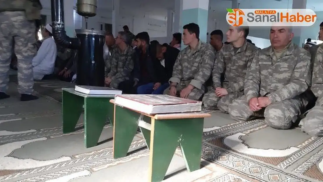 Tel Abyad'da cuma namazı kılındı