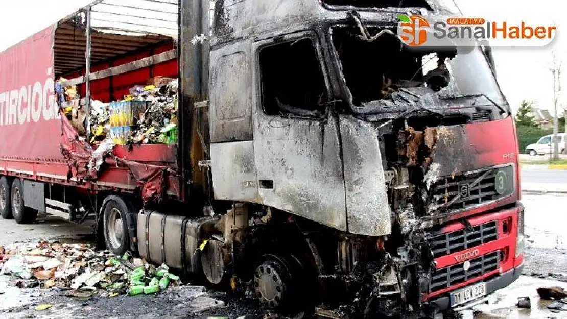 Temel tüketim malzemesi yüklü tır alev alev yandı