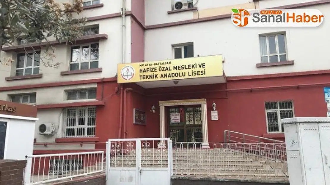 Malatya´da Tescilli okulun yanındaki bina yıkılacak