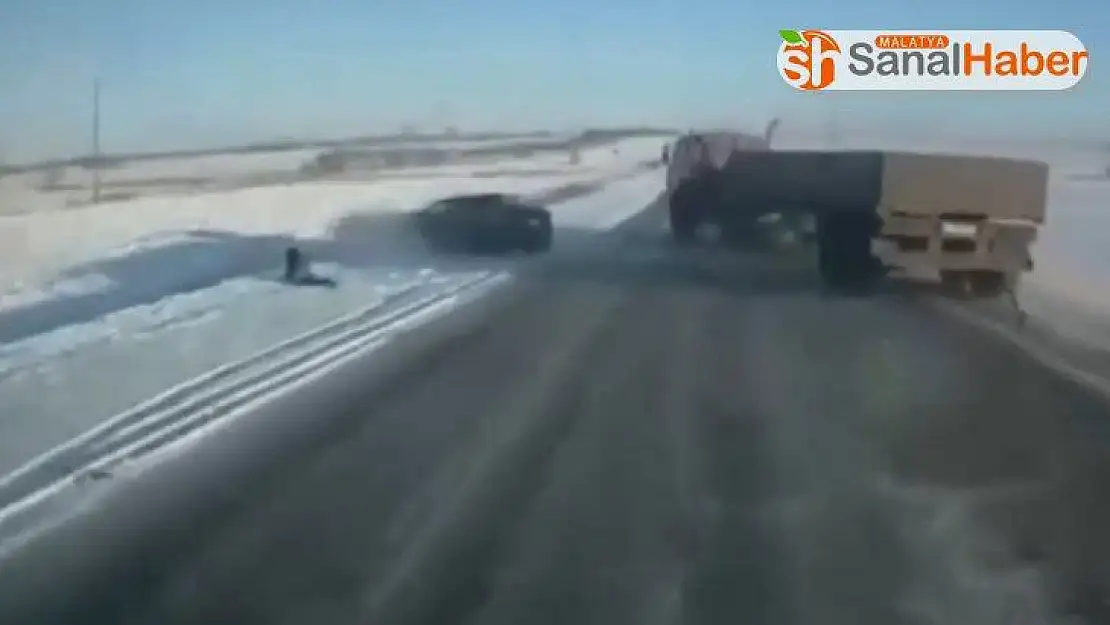 Trafik kazasında camdan fırlayan çocuk yara almadan kurtuldu