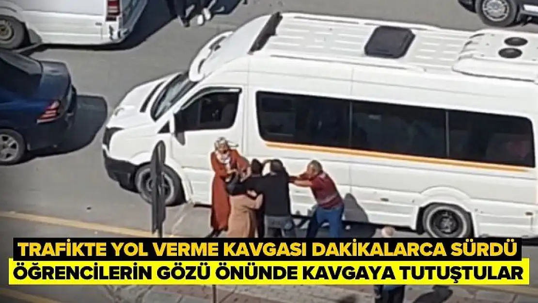 Trafikte yol verme kavgası dakikalarca sürdü