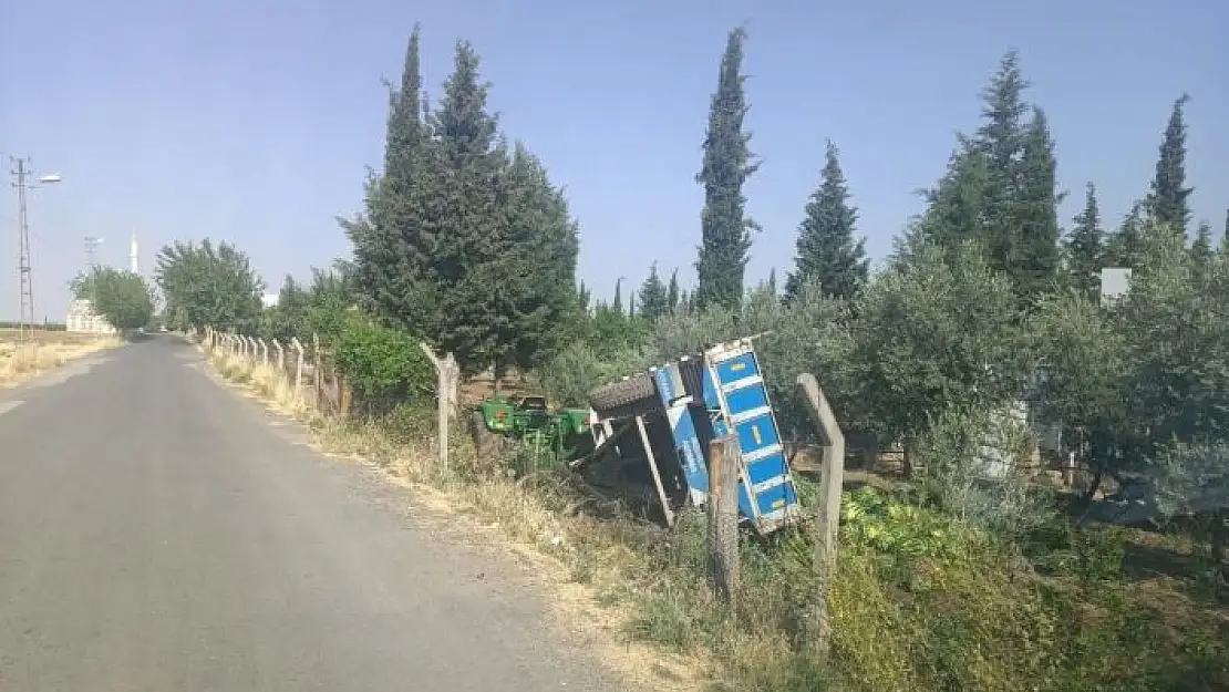 'Traktör şarampole devrildi: 1 yaralı'