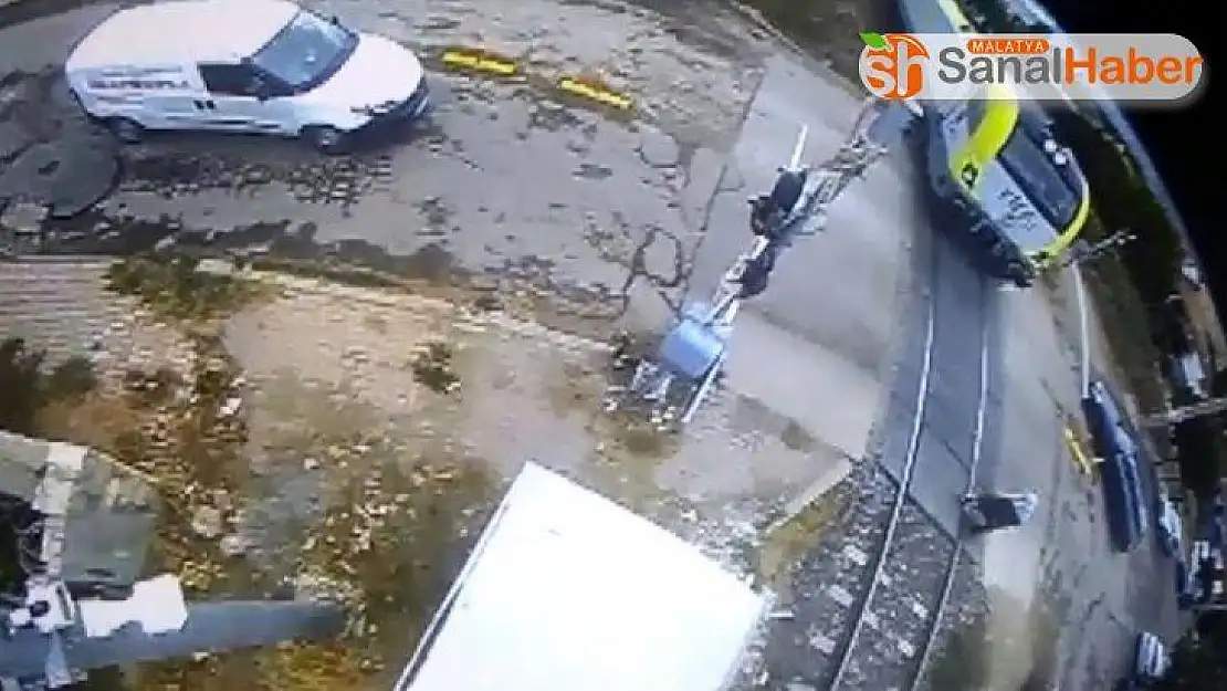 Tren kazası güvenlik kamerasında