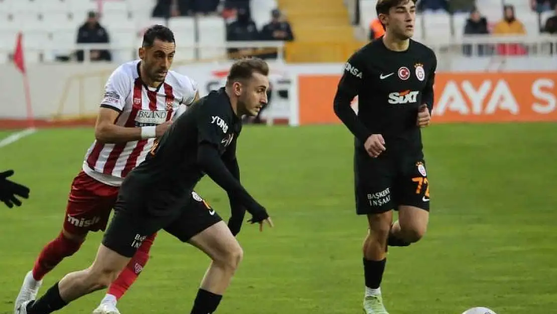 'Trendyol Süper Lig: Sivasspor: 0 - Galatasaray: 0 (Maç devam ediyor)'