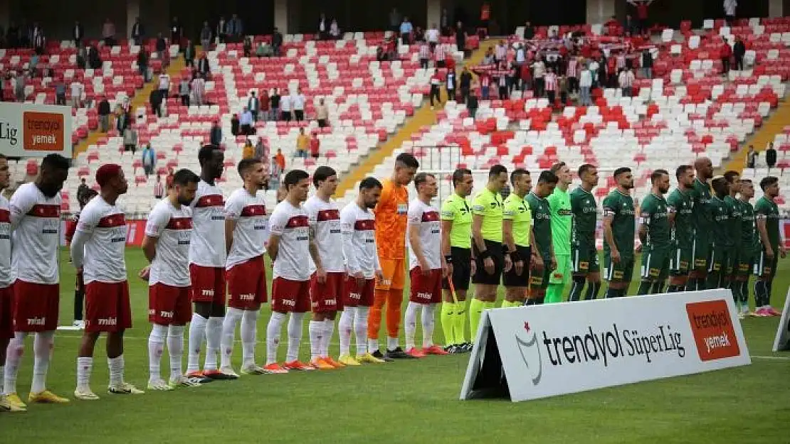 'Trendyol Süper Lig: Sivasspor: 0 - Konyaspor: 0 (İlk yarı)'