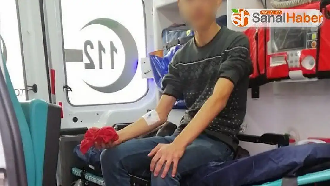 Tüfek geri tepince yüzünden yaralandı