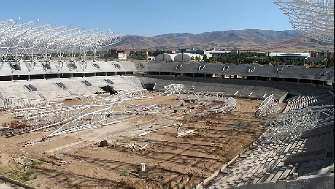 ARENA STADI İÇİN BAKAN TÜFENKÇİ DEVREDE