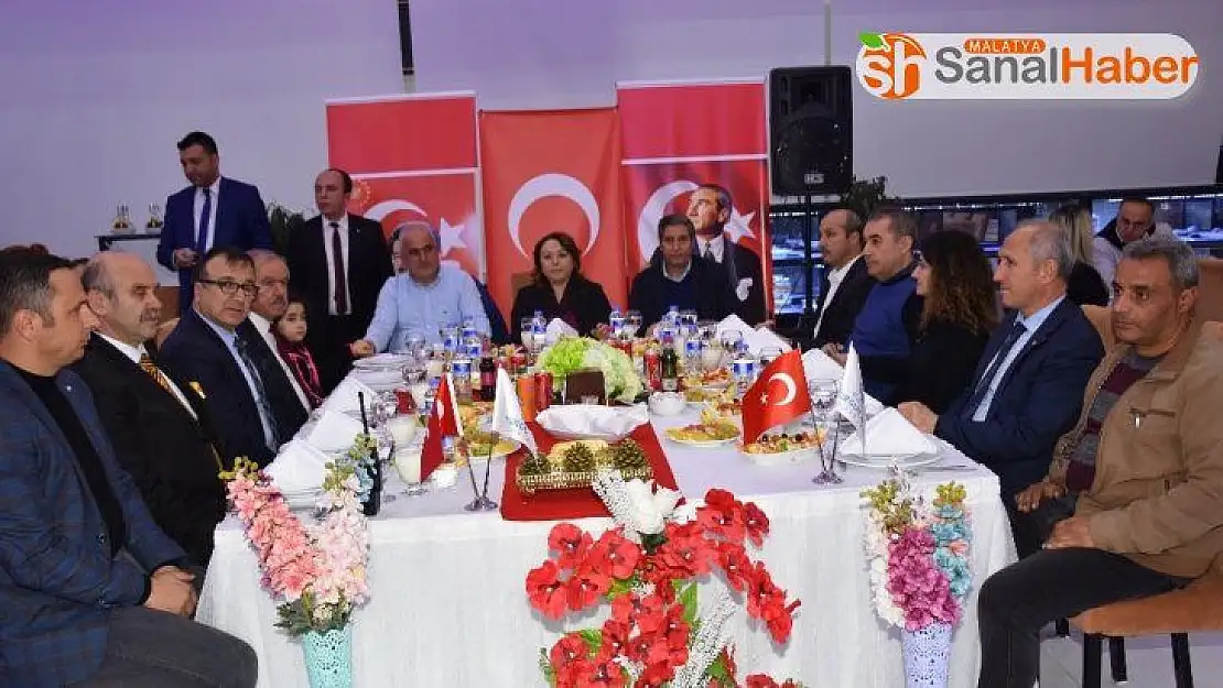 Turgut Özal Üniversitesinde Öğretmenler Günü etkinliği