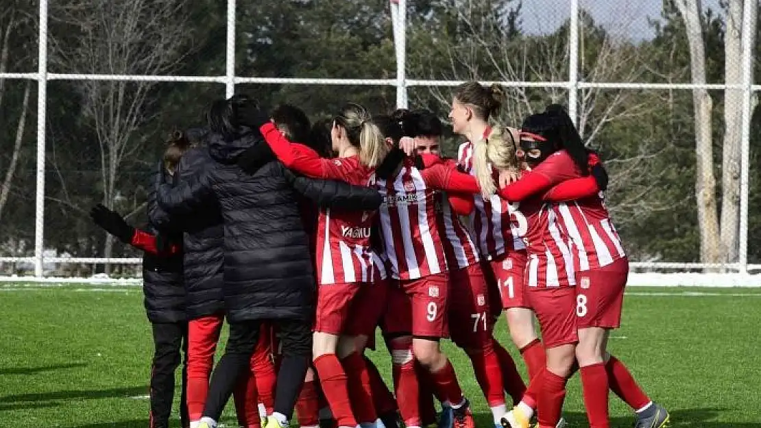 'Turkcell Kadın Futbol Süper Ligi: Sivasspor: 2 - İlkadım Belediyesi Yabancılar Pazarı Spor: 1'