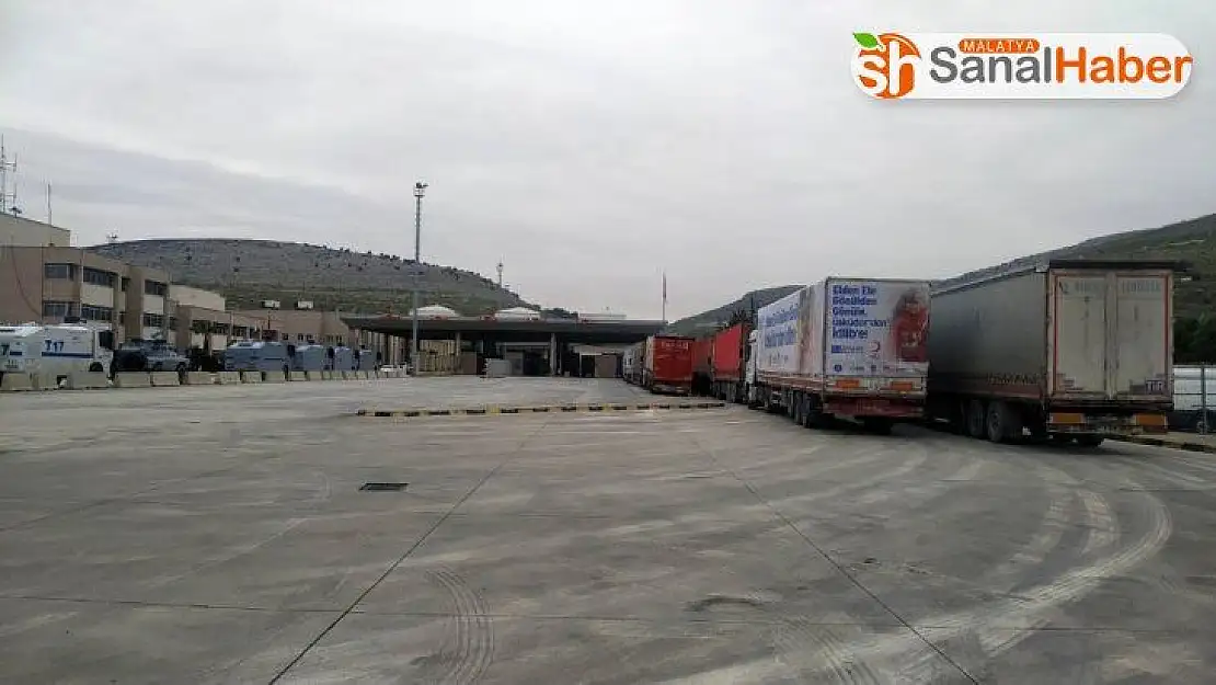 Türkiye'den İdlib'e 85 tır insani yardım