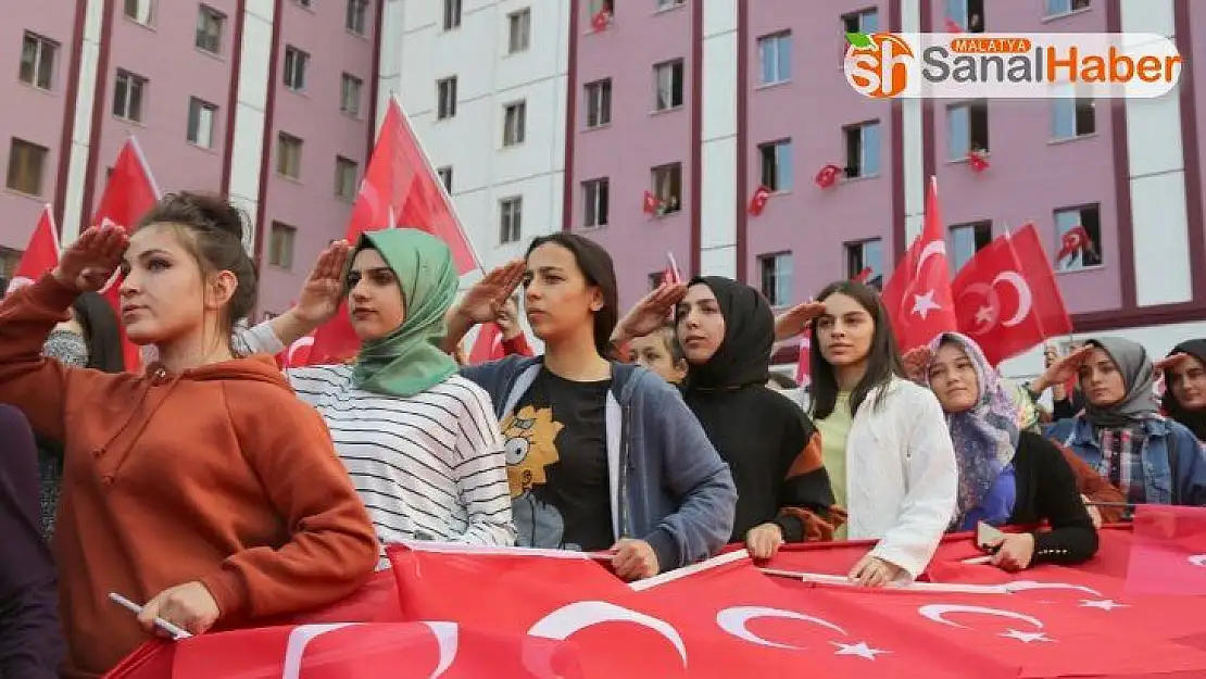 Türkiye'nin en büyük yurdundan Mehmetçiğe destek