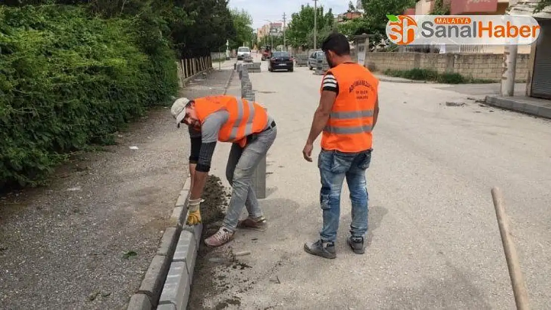 Tut Caddesinde kaldırım çalışması