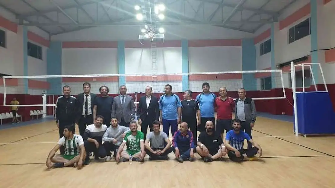 'Tut ilçesinde kurumlar arası voleybol turnuvası düzenlendi'