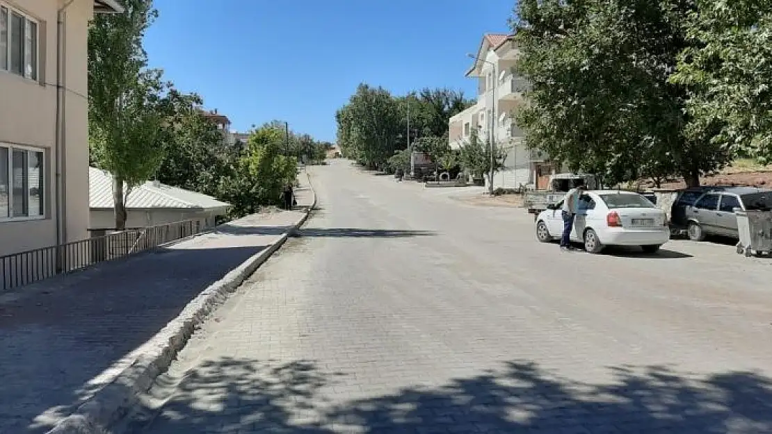 'Tut ilçesinin giriş yolu yenilendi'