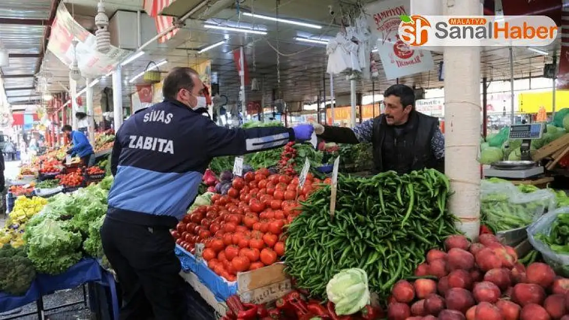 Ücretsiz maske dağıtıldı