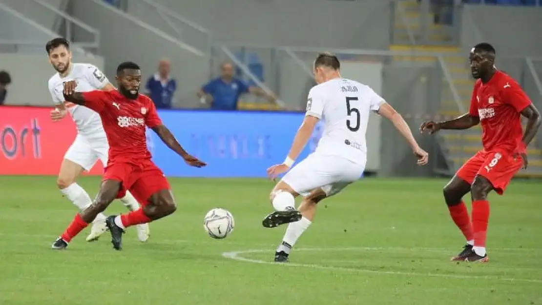 'UEFA Avrupa Konferans Ligi: Dinamo Batumi: 0 - Sivasspor: 0 (İlk yarı)'