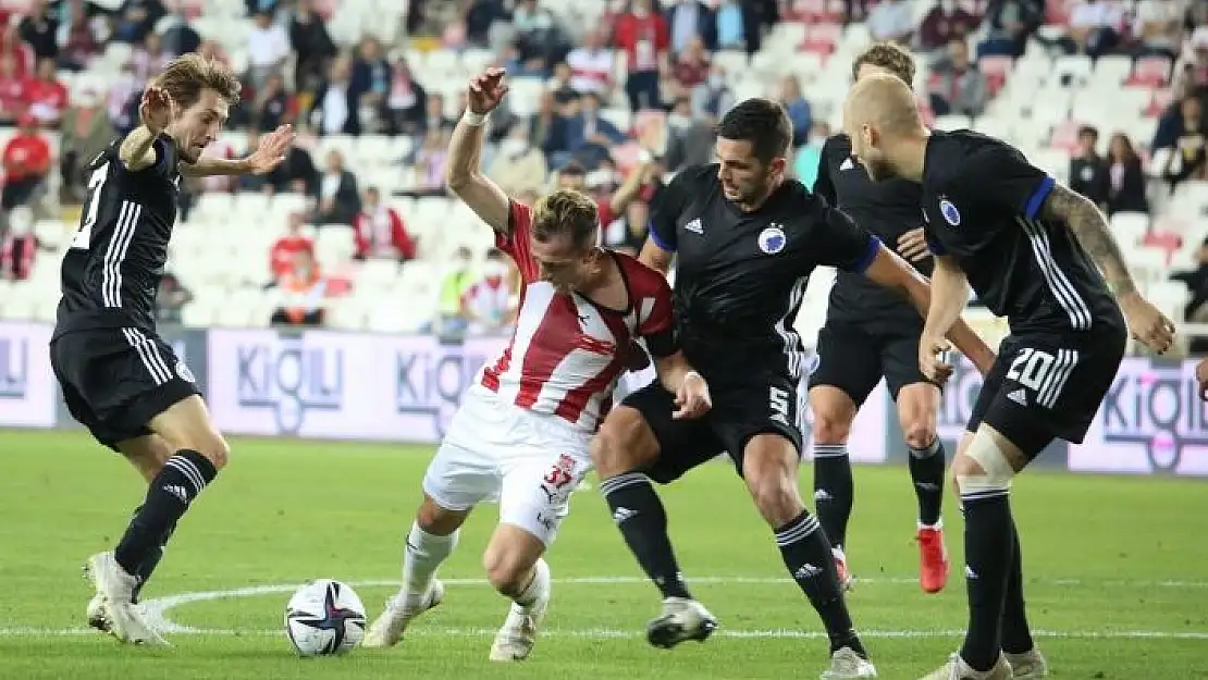 'UEFA Avrupa Konferans Ligi: Sivasspor: 0 - Kopenhag: 0 (İlk yarı)'