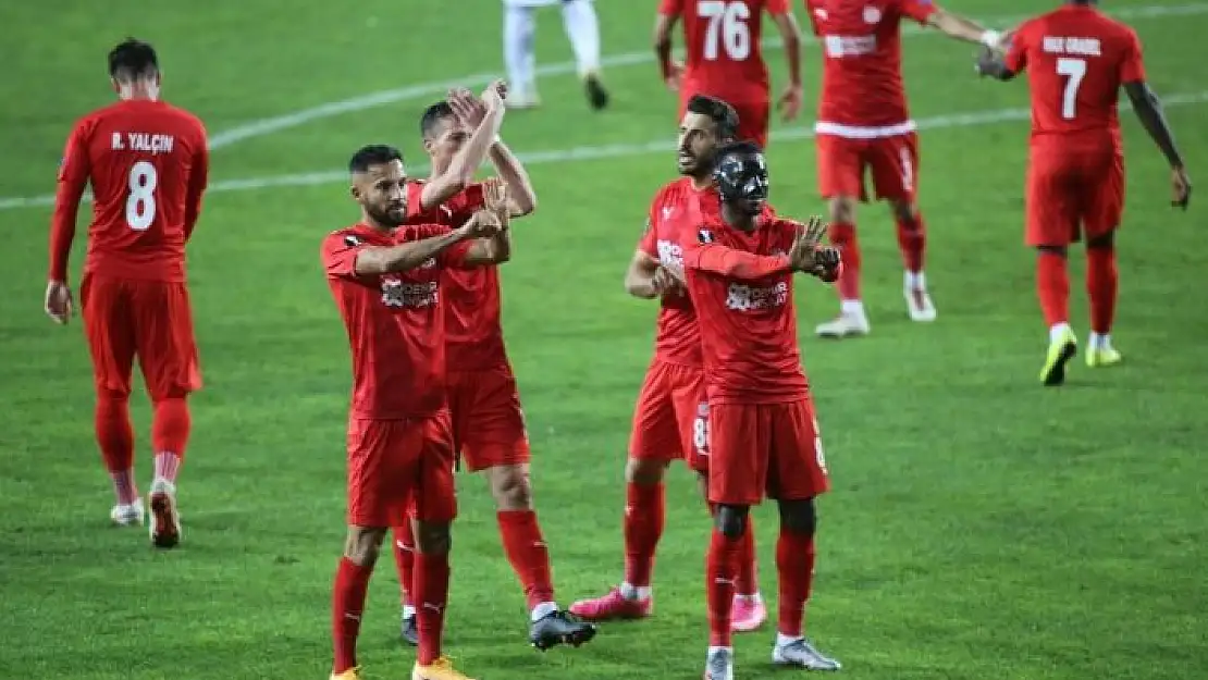 'UEFA Avrupa Ligi: Sivasspor: 2 - Karabağ: 0 (Maç sonucu)'