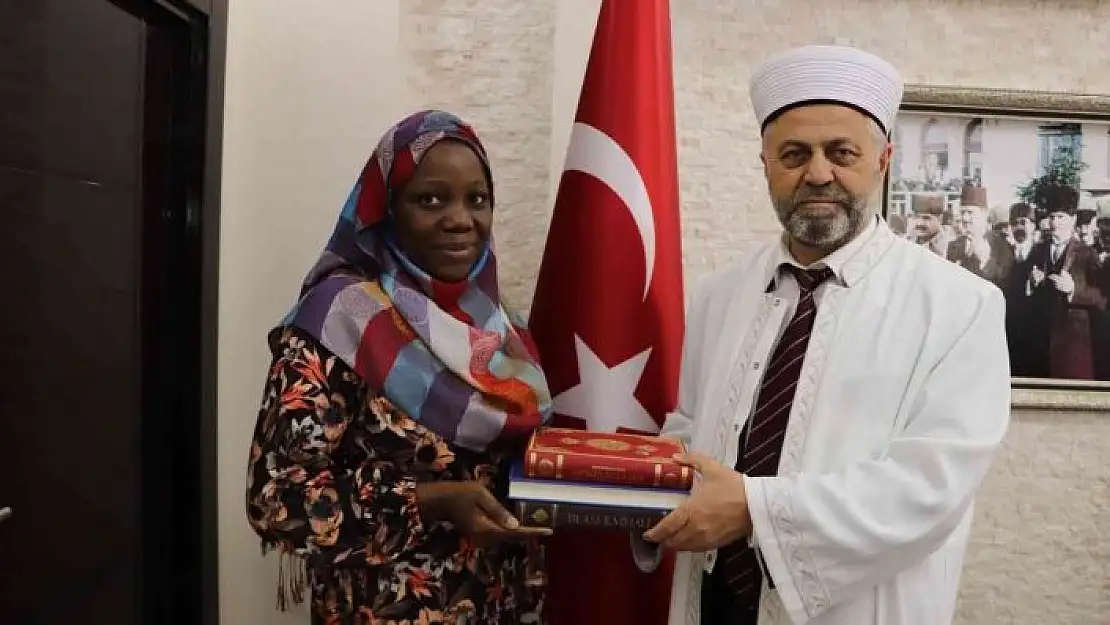 'Uganda vatandaşı Marygorret Naggujja, İslam´ı seçerek Müslüman oldu'