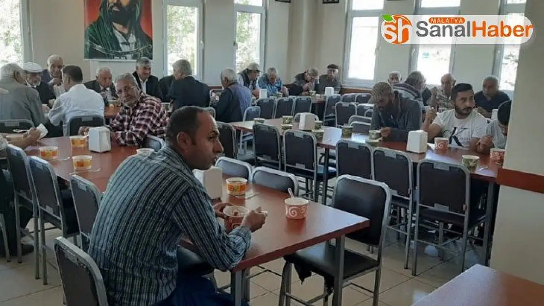 Ulaş'ta aşure ikramı yapıldı