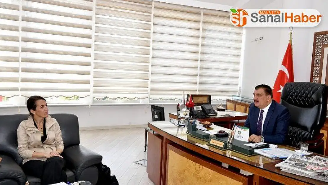 Uluslararası Anıtlar ve Sitler konseyi heyeti Başkan Gürkan'ı ziyaret etti