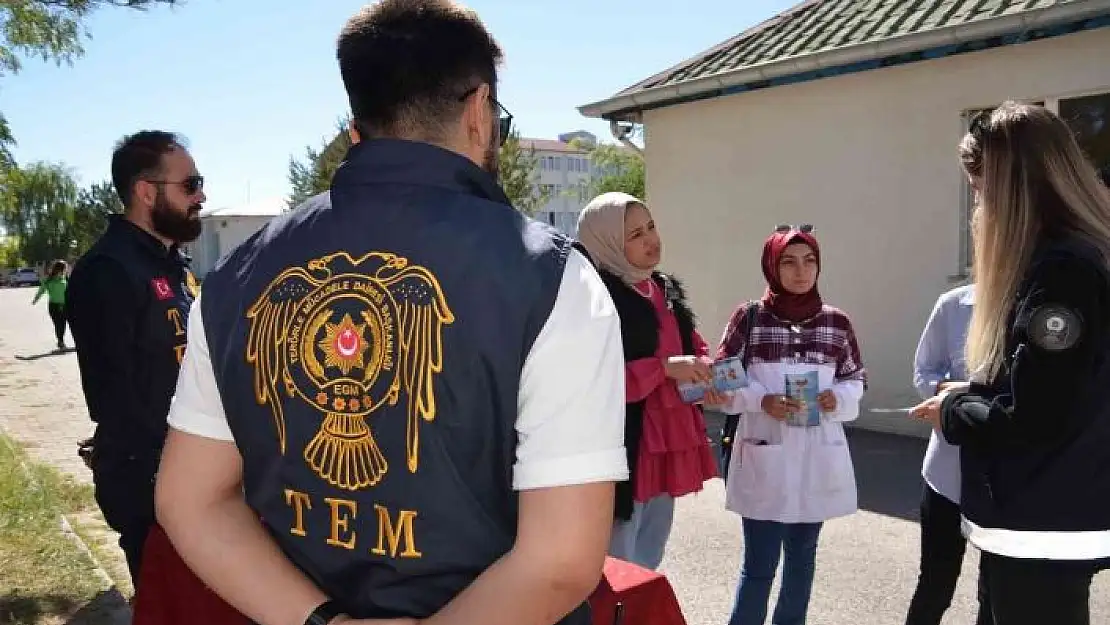 'Üniversite öğrencileri teröre karşı bilgilendirildi'