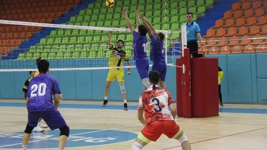 'Üniversiteler Voleybol Erkekler 1. Lig Grup Birinciliği maçları Elazığ´da'