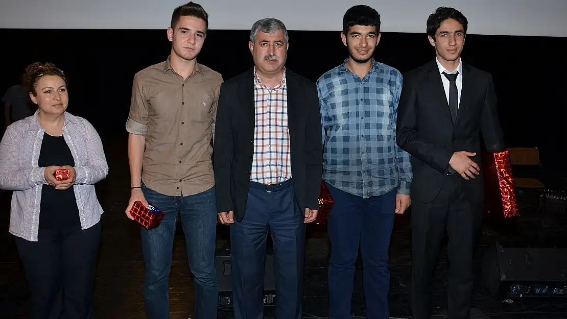 NECİP FAZIL'I AN(LA)MA VE ŞİİR OKUMA  YARIŞMASI ÖDÜL TÖRENİ GERÇEKLEŞTİ