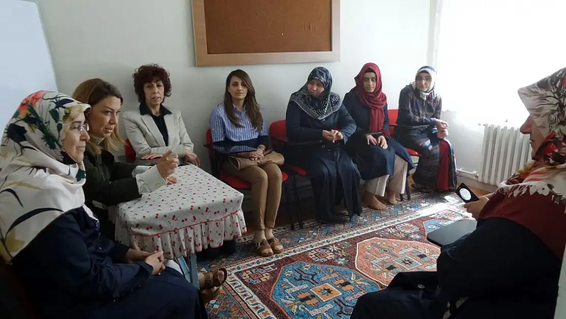 ÖZNUR ÇALIK ZİYARETLERİNİ SÜRDÜRÜYOR 