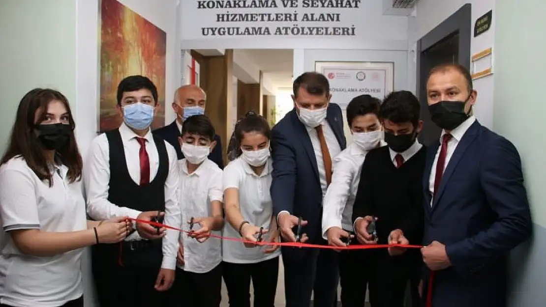 'Uygulama atölyelerinin açılışı gerçekleştirildi'