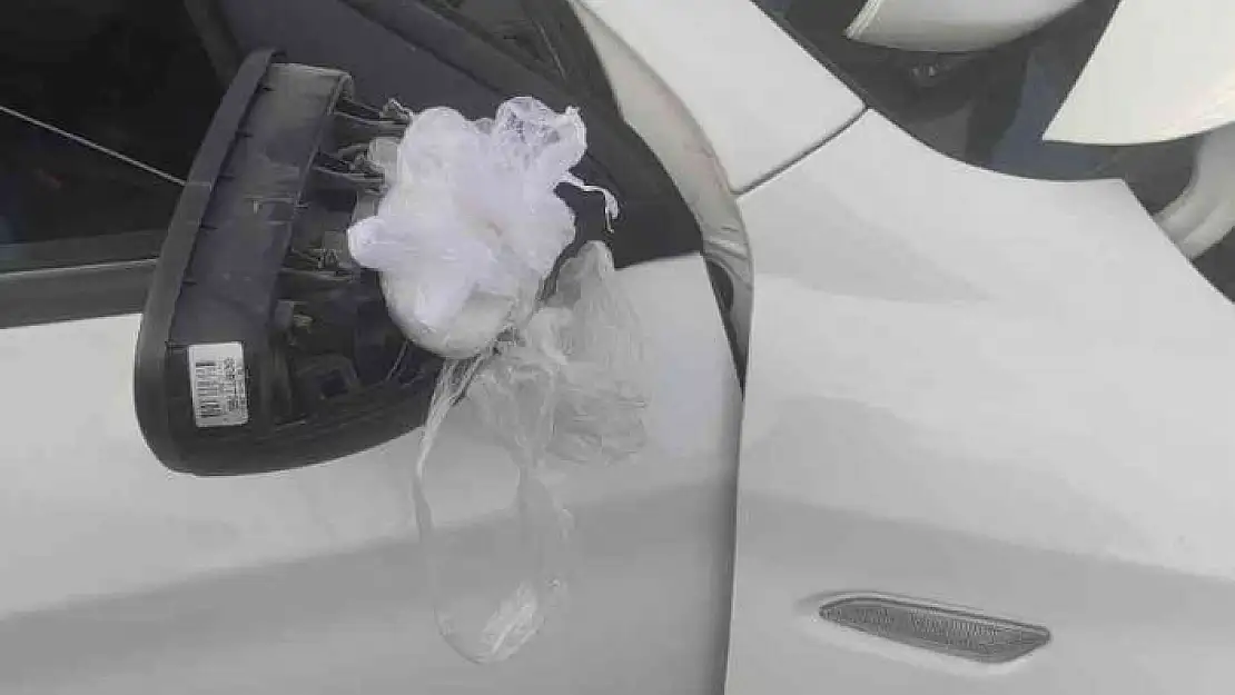 'Uyuşturucuyu otomobilin aynasına sakladılar'