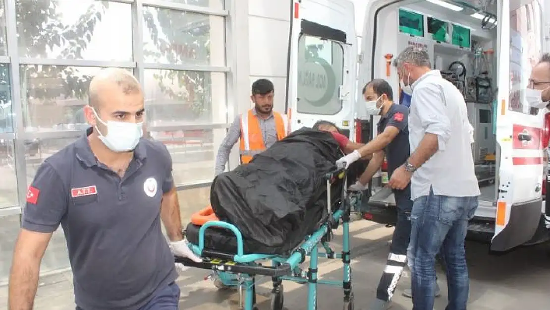'Üzerine iskele düşen işçi yaralandı'