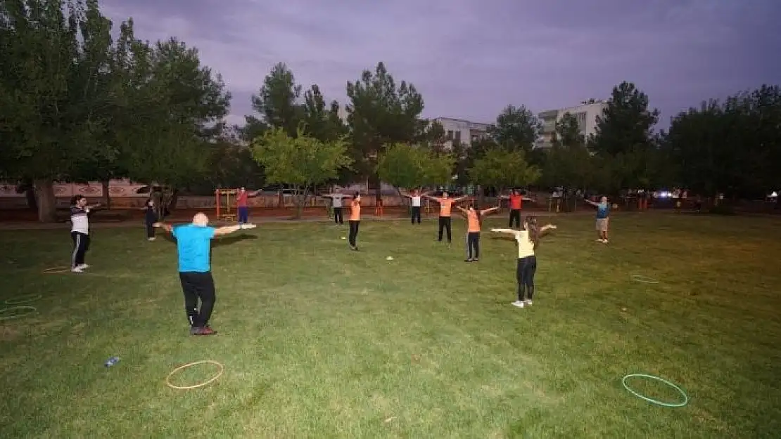 'Uzman antrenörlerden vatandaşa ücretsiz spor desteği'
