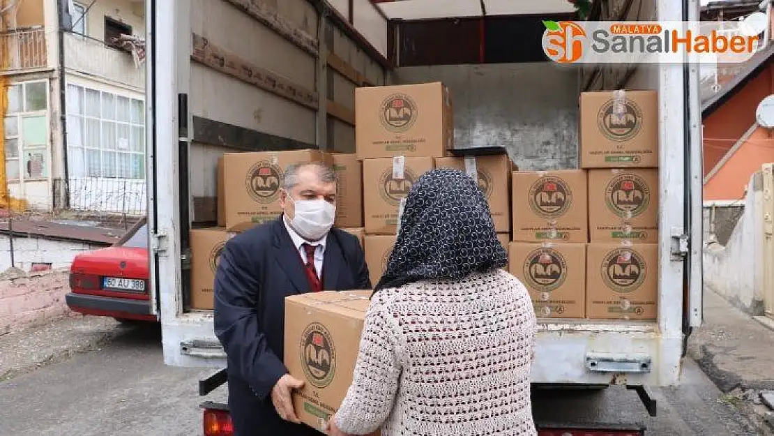 Vakıflar Bölge Müdürlüğü'nden 300 aileye erzak yardımı