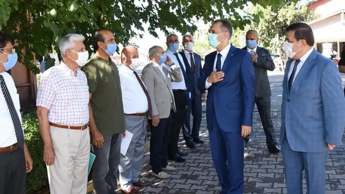 'Vali Çuhadar´dan İl Özel İdaresine ziyaret'