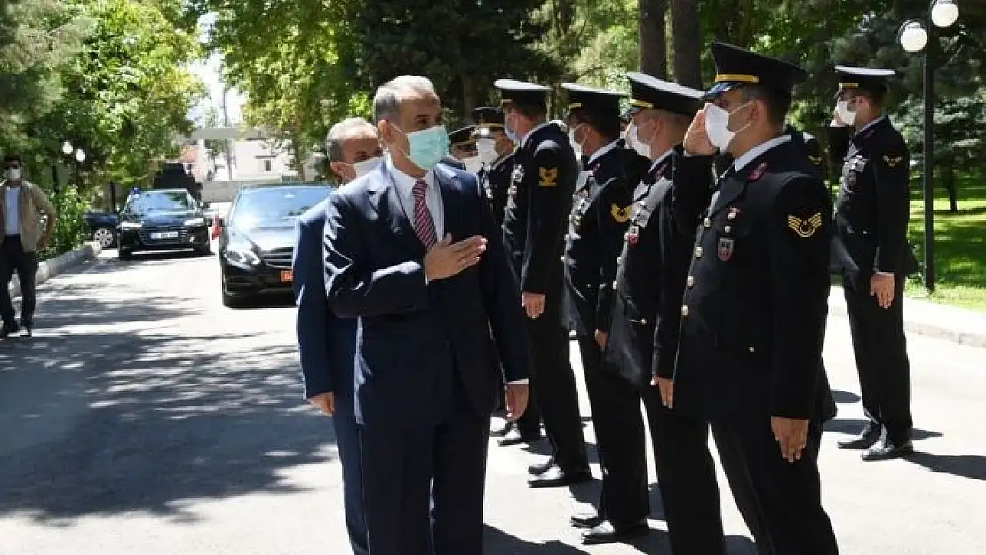 'Vali Çuhadar´dan kamu kurumlarına bayram ziyareti'