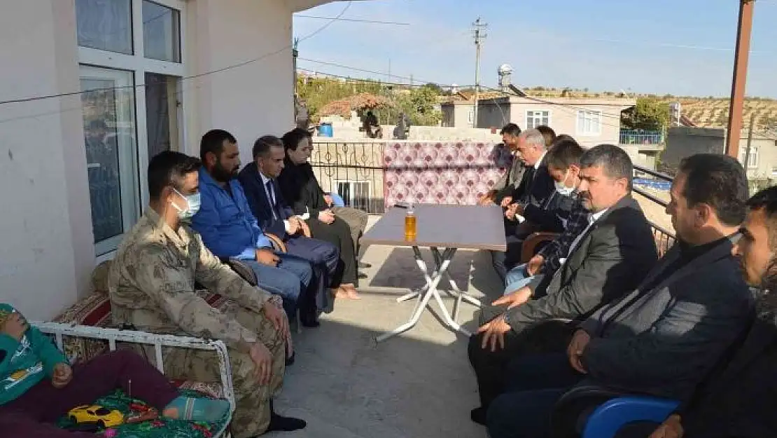 'Vali Çuhadar´dan şehit ailesine taziye ziyareti'