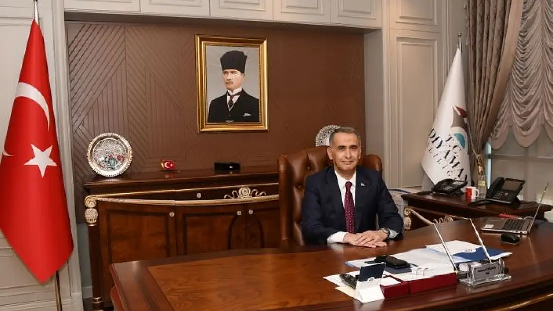 'Vali Çuhadar, Ramazan Bayramını kutladı'