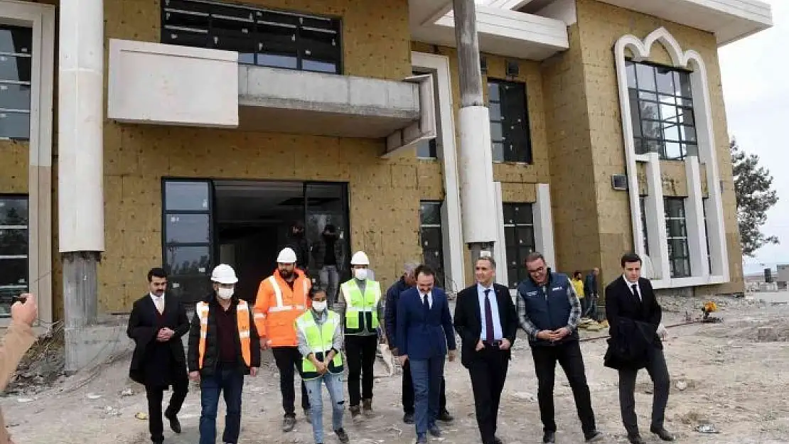 'Vali Çuhadar, Samsat´ta kamu yatırımlarını inceledi'