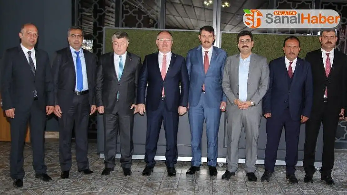 Vali'den bayrak çağrısı