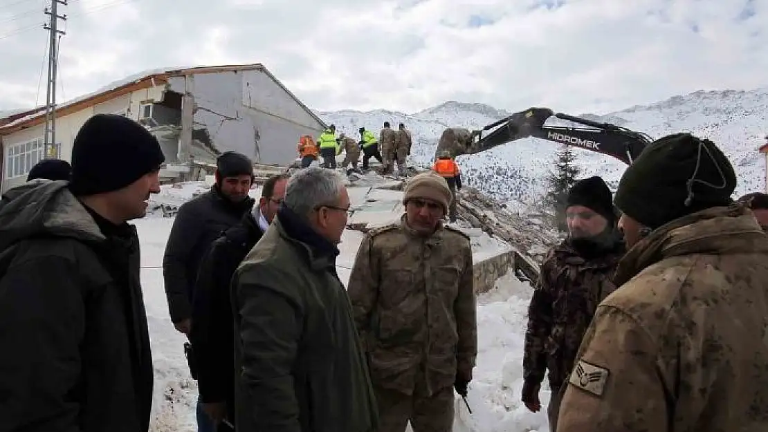 'Vali Gündüzöz, Nurhak ilçesinde incelemelerde bulundu'