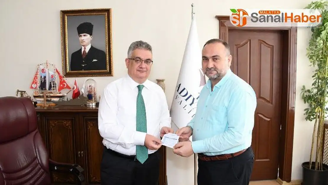Vali Pekmez kurbanını Türkiye Diyanet Vakfı'na bağışladı