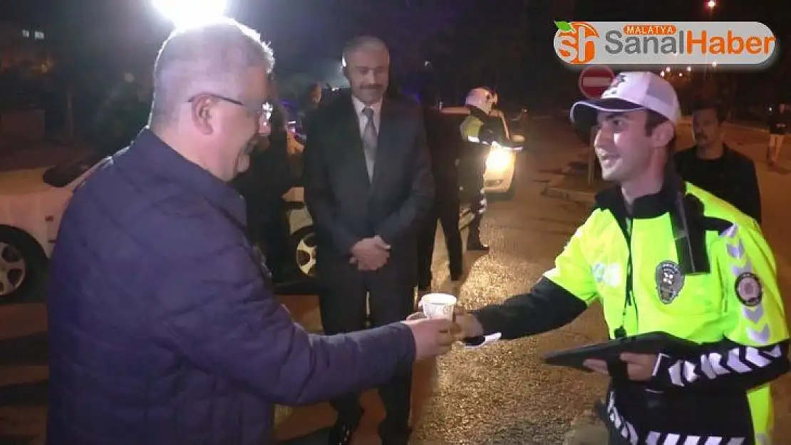 Vali polislere çorba ikram etti