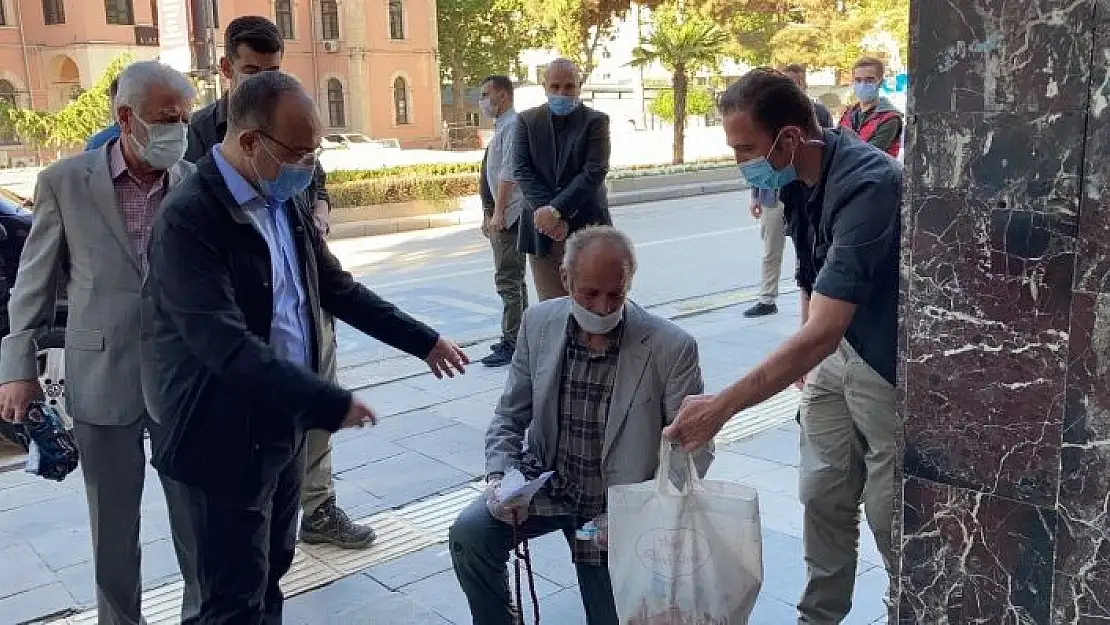 'Validen gönüllere dokunan hareket, hepsini satın aldı evine gönderdi'