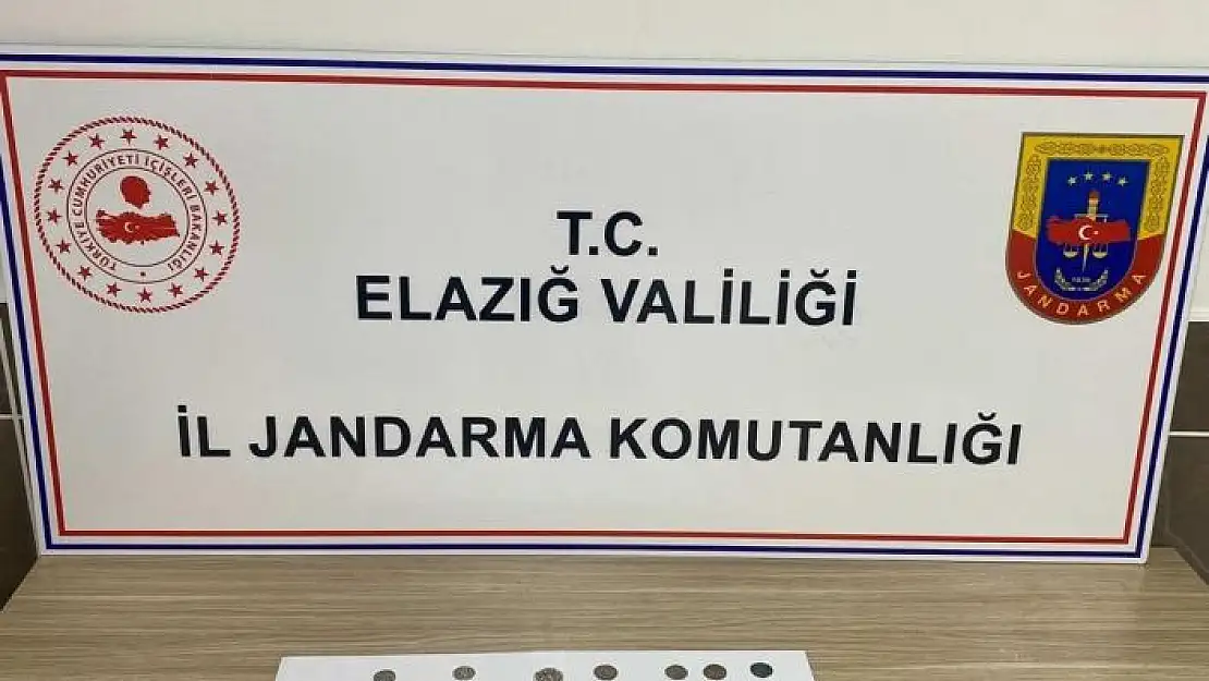 '`Vasıf´ kokladı, peçeteye sarılı 14 adet sikke ele geçirildi'