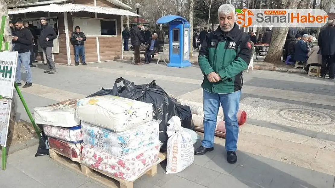 Vatandaşlar depremzedeler için yardımlarda bulunuyor