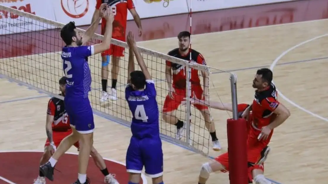 'Voleybol 2. Lig Erkekler Yarı Final maçları Sivas´ta başladı'