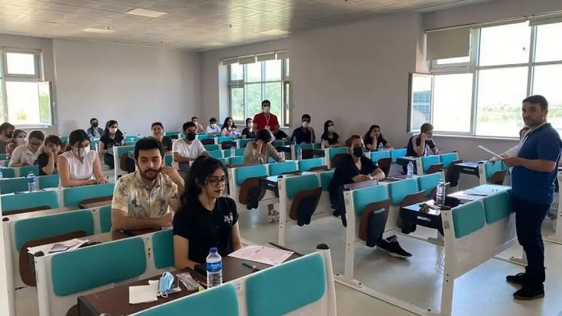 'Yabancı Öğrenci Sınavına Büyük İlgi'