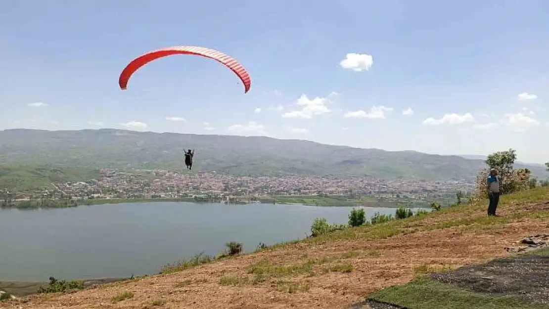 'Yamaç paraşütü etkinliği büyük ilgi gördü'